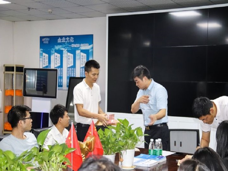 華邦瀛季度獎(jiǎng)金發(fā)放完畢，收獲與付出是成正比的！